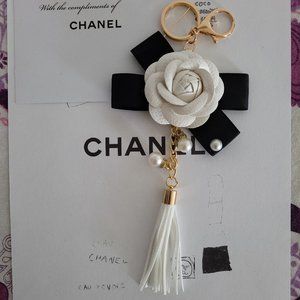 Chanel White leather Camellia Key chain bag charm